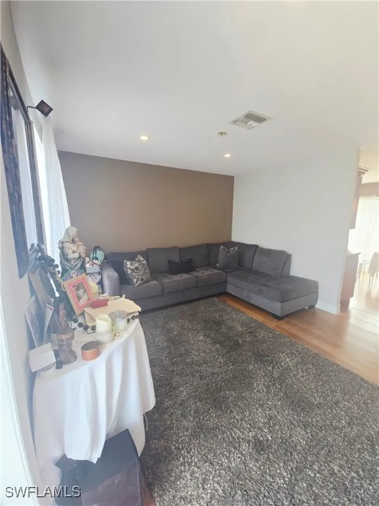 5321 Warren Street Naples FL 34113