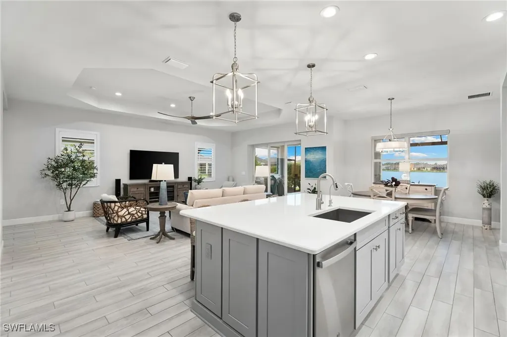 3992 Skysail Drive Naples FL 34120