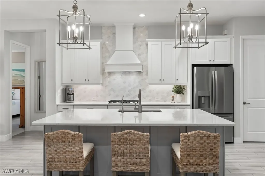 3992 Skysail Drive Naples FL 34120