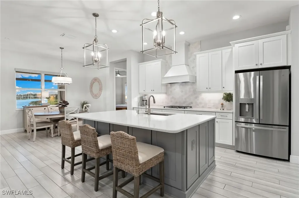 3992 Skysail Drive Naples FL 34120