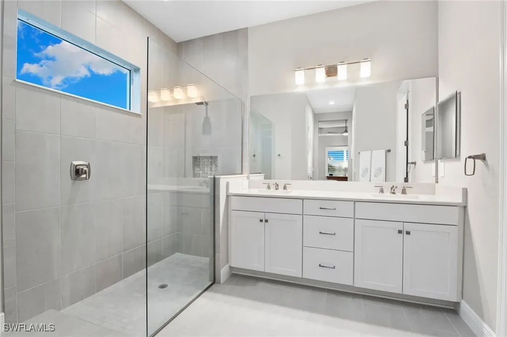 3992 Skysail Drive Naples FL 34120