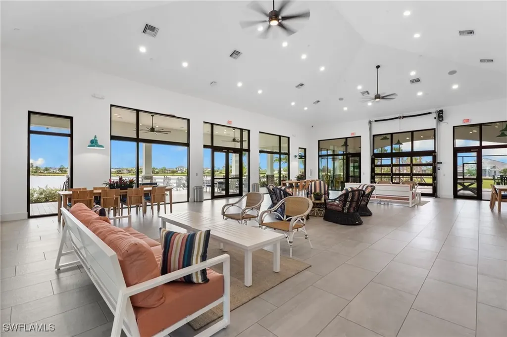 3992 Skysail Drive Naples FL 34120