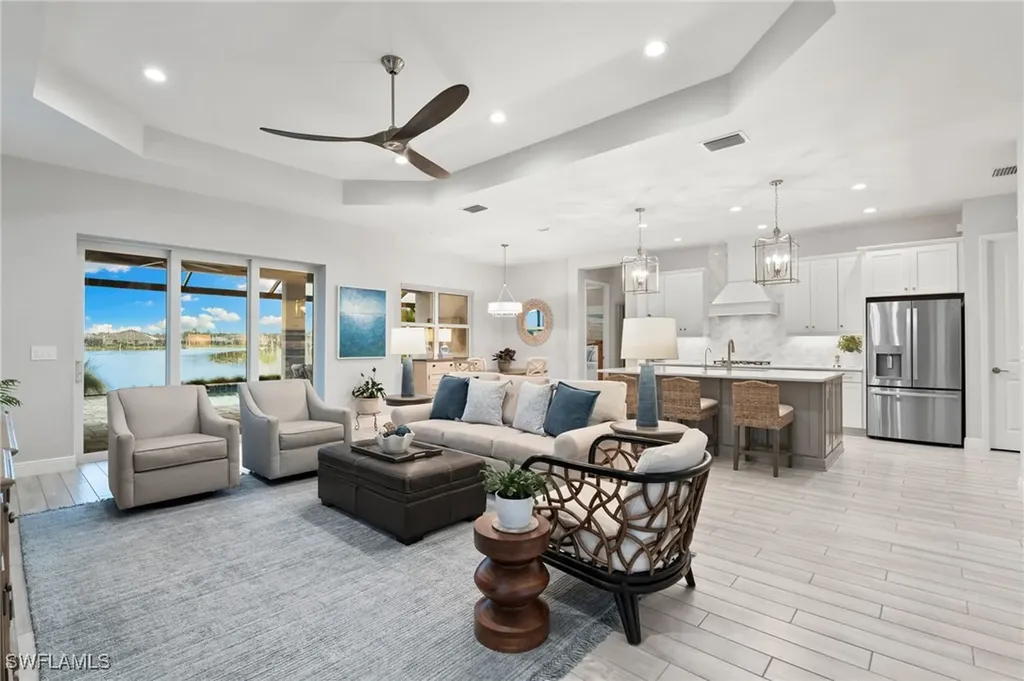 3992 Skysail Drive Naples FL 34120