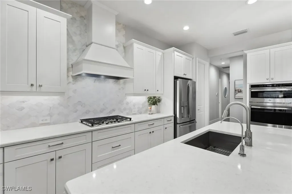 3992 Skysail Drive Naples FL 34120