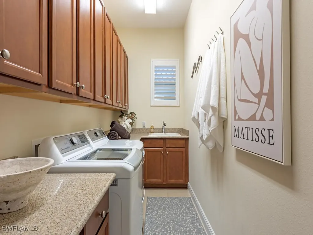 12443 Wisteria Drive Naples FL 34120