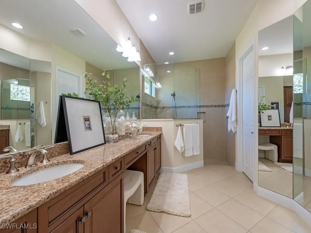 12443 Wisteria Drive Naples FL 34120