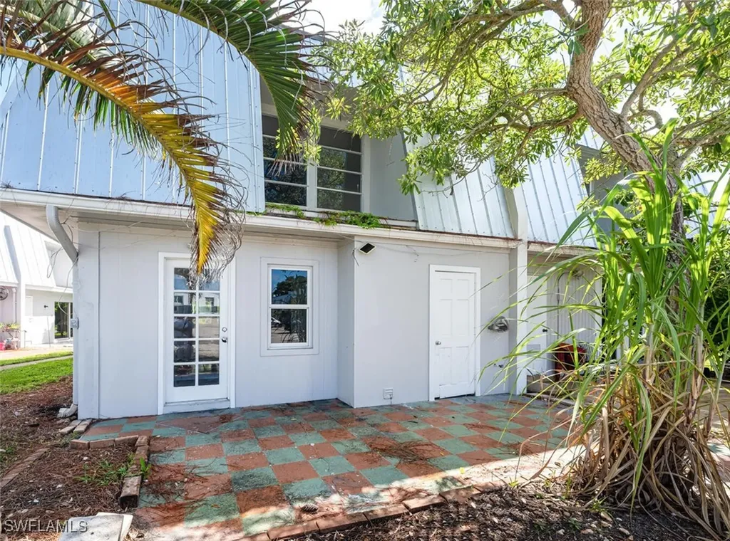 4912 Hawaii Boulevard Naples FL 34112