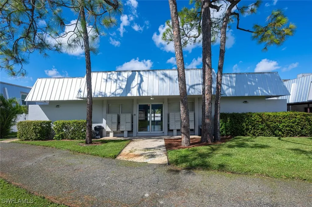 4912 Hawaii Boulevard Naples FL 34112