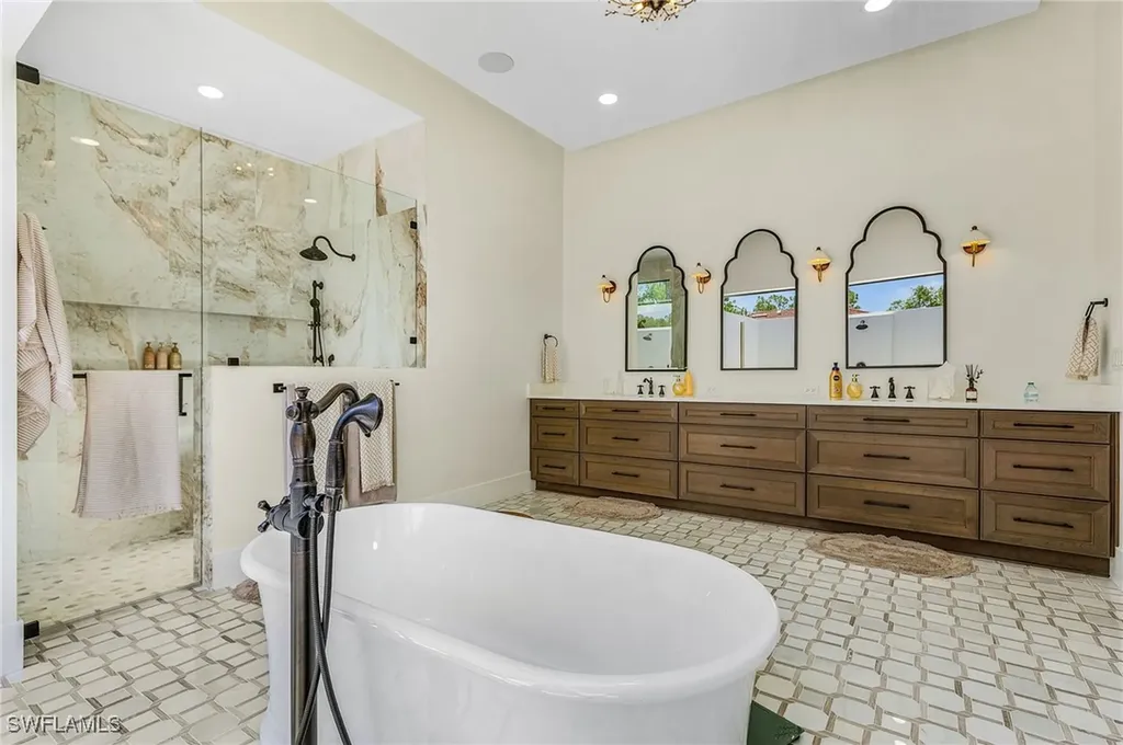 618 31st Street NW Naples FL 34120