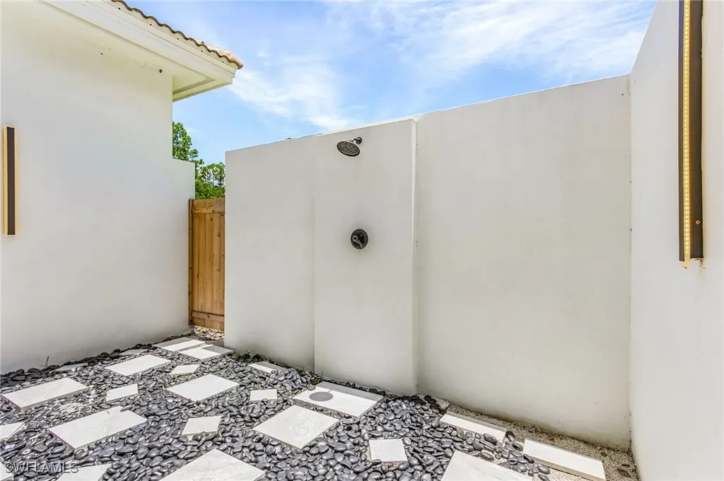 618 31st Street NW Naples FL 34120