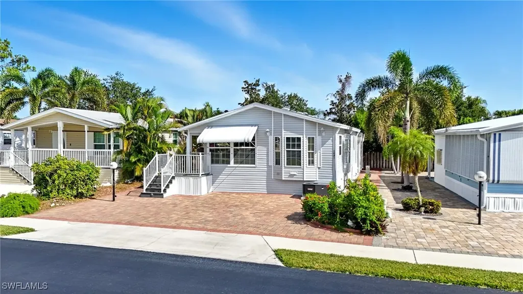 1041 Crystal Lake Drive Naples FL 34120