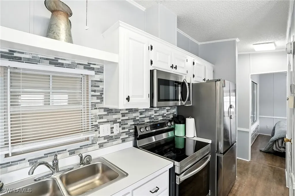 1041 Crystal Lake Drive Naples FL 34120