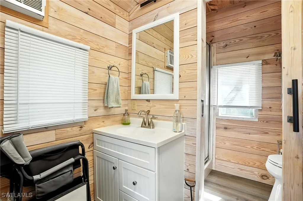 1041 Crystal Lake Drive Naples FL 34120