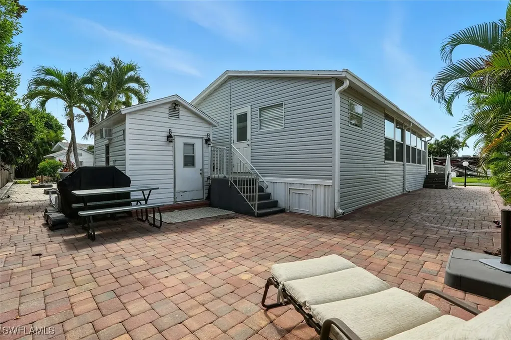 1041 Crystal Lake Drive Naples FL 34120
