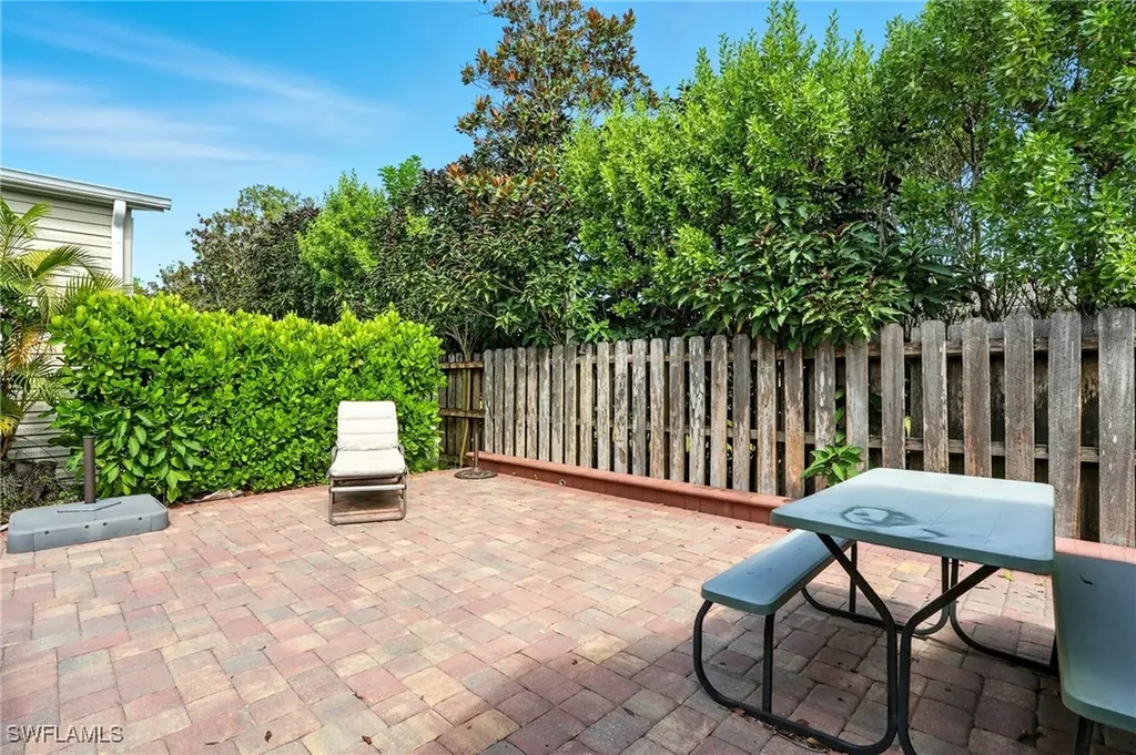 1041 Crystal Lake Drive Naples FL 34120