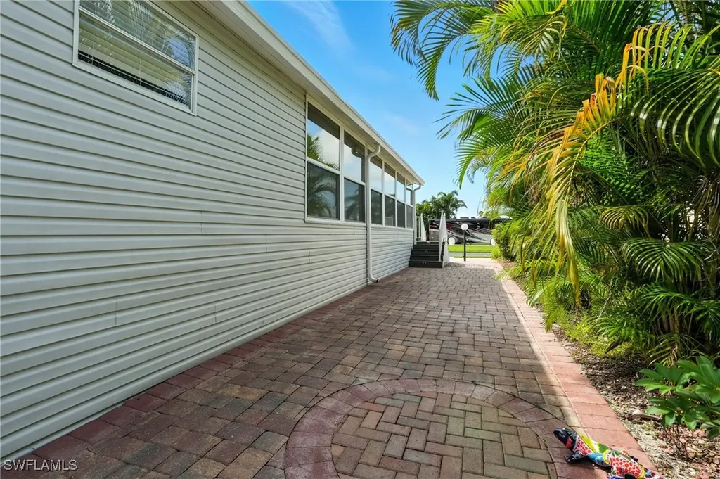 1041 Crystal Lake Drive Naples FL 34120