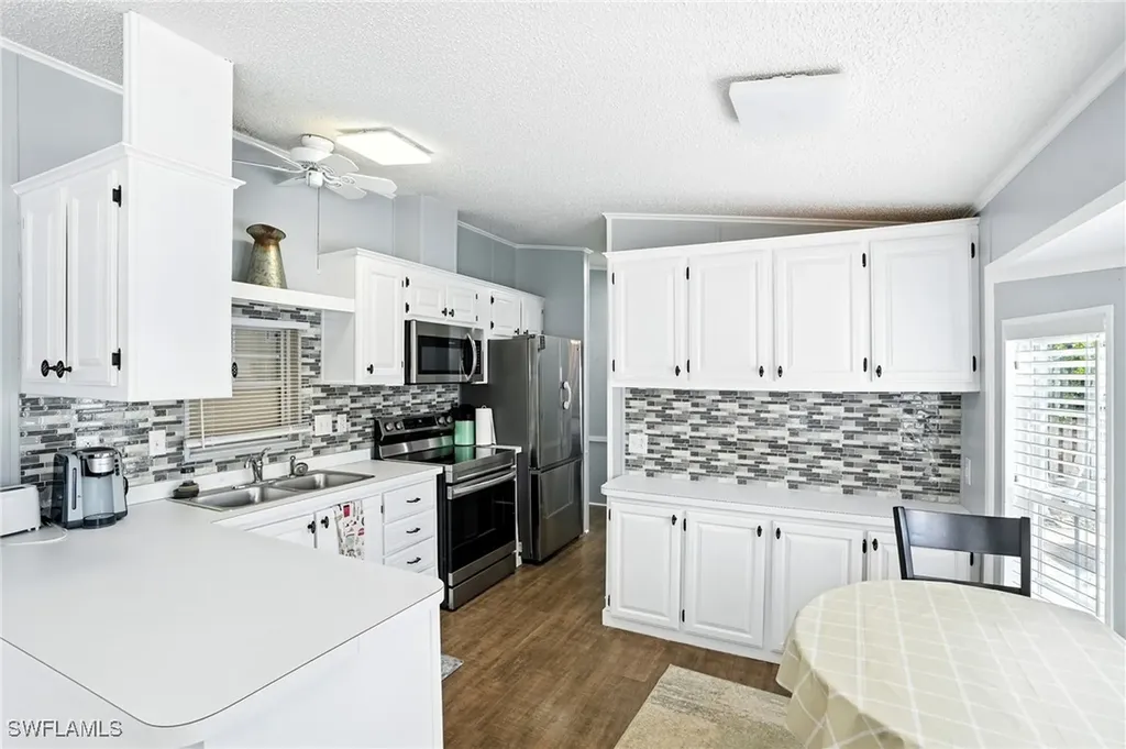 1041 Crystal Lake Drive Naples FL 34120