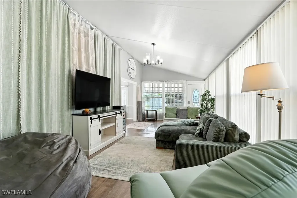 1041 Crystal Lake Drive Naples FL 34120