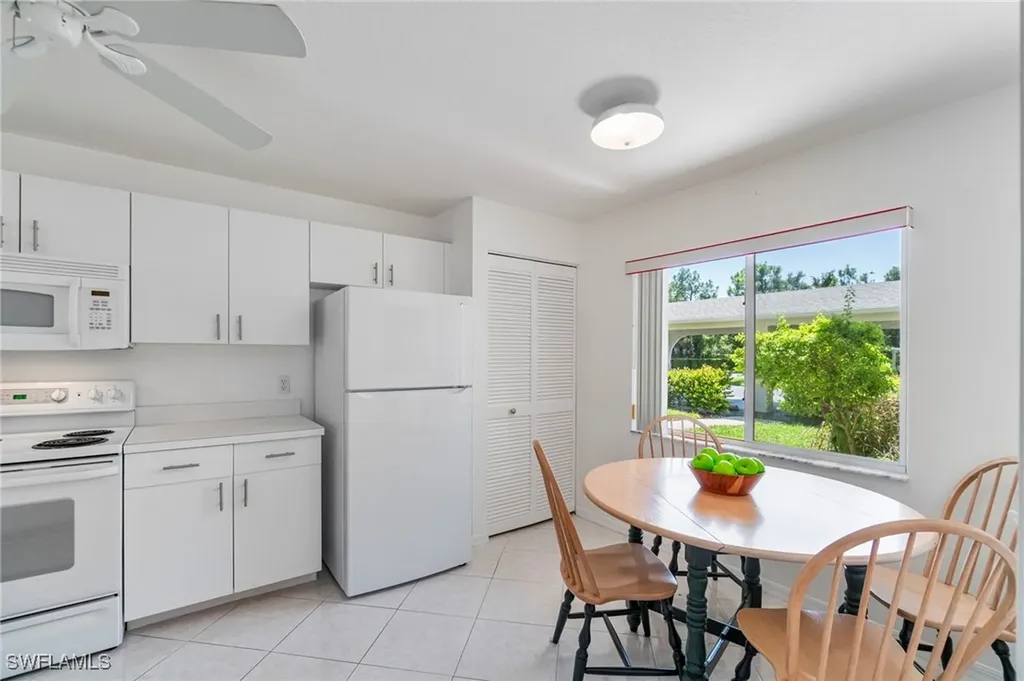 452 Belina Drive Naples FL 34104