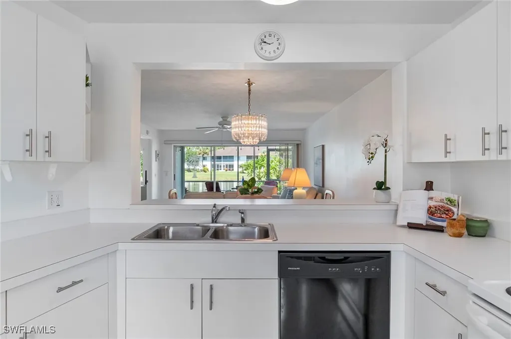 452 Belina Drive Naples FL 34104