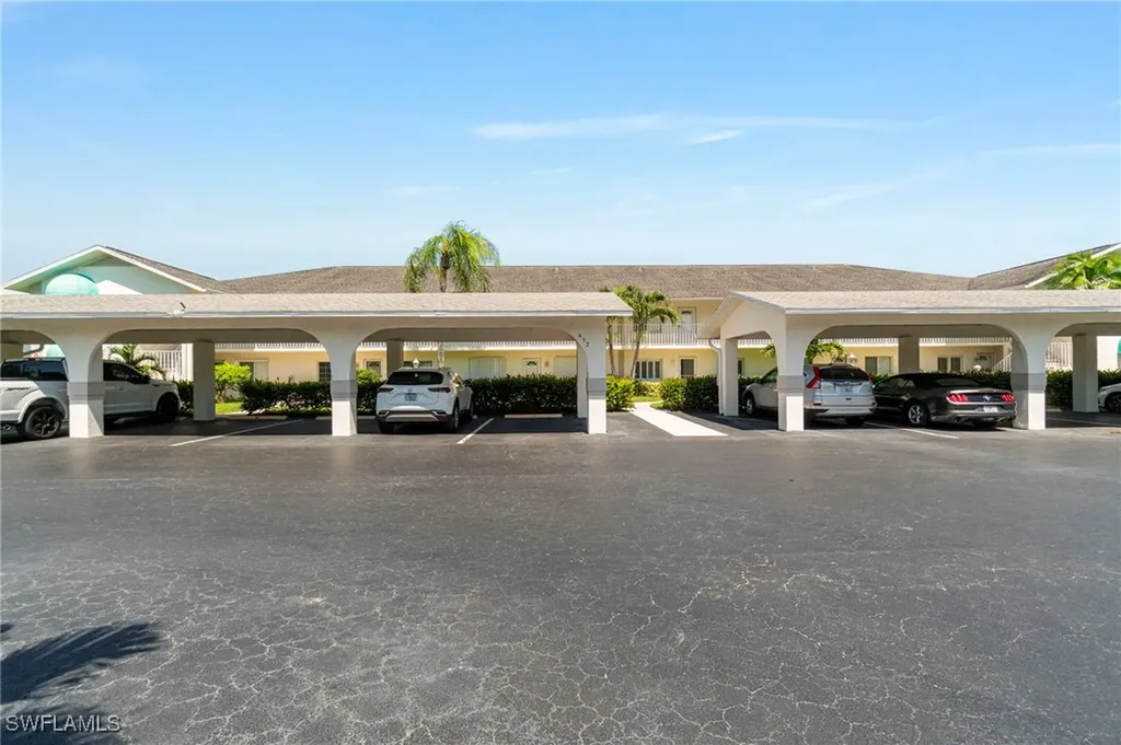 452 Belina Drive Naples FL 34104