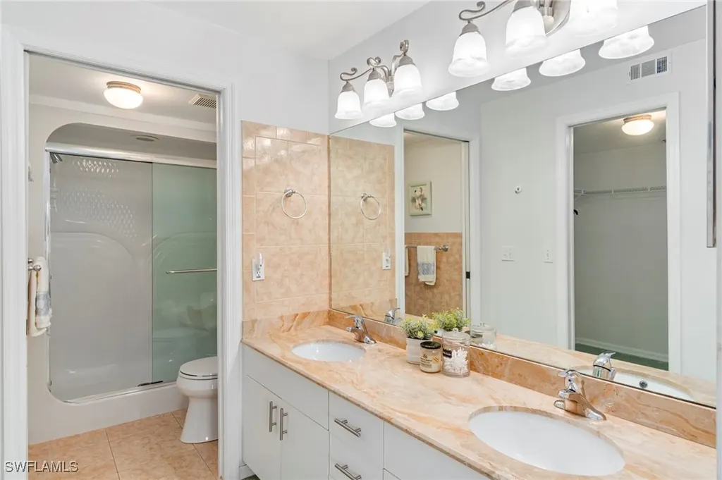 452 Belina Drive Naples FL 34104