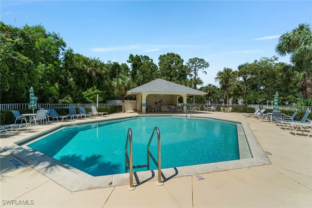 452 Belina Drive Naples FL 34104