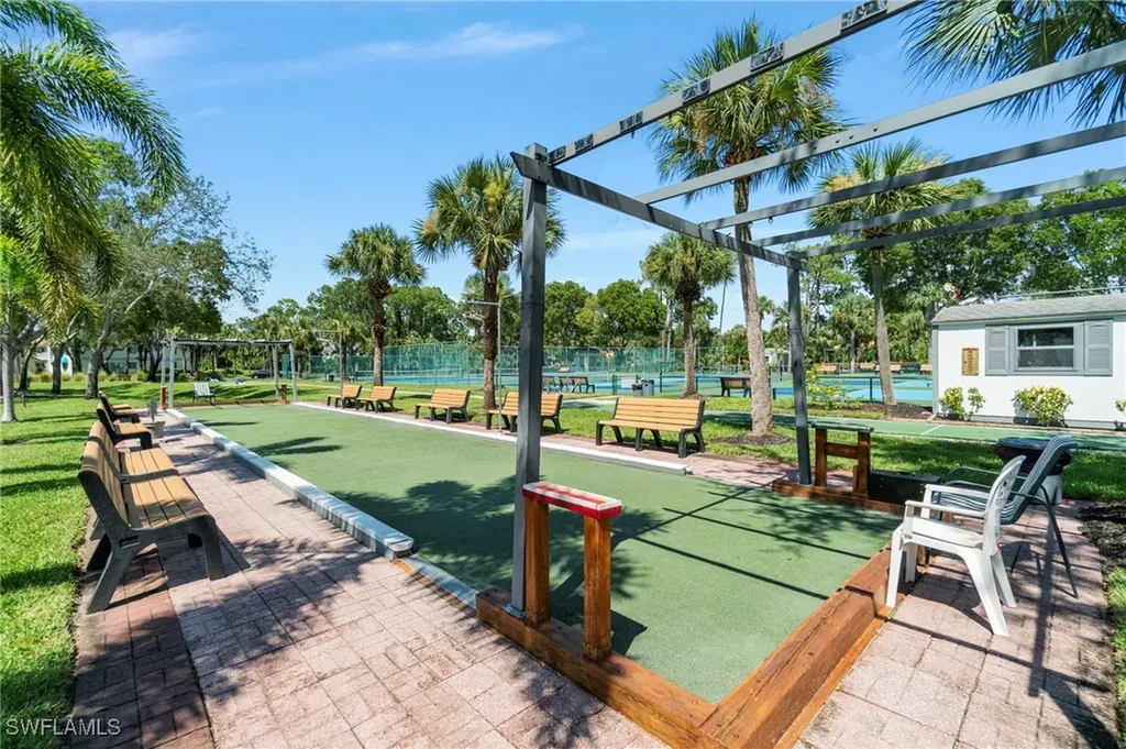 452 Belina Drive Naples FL 34104
