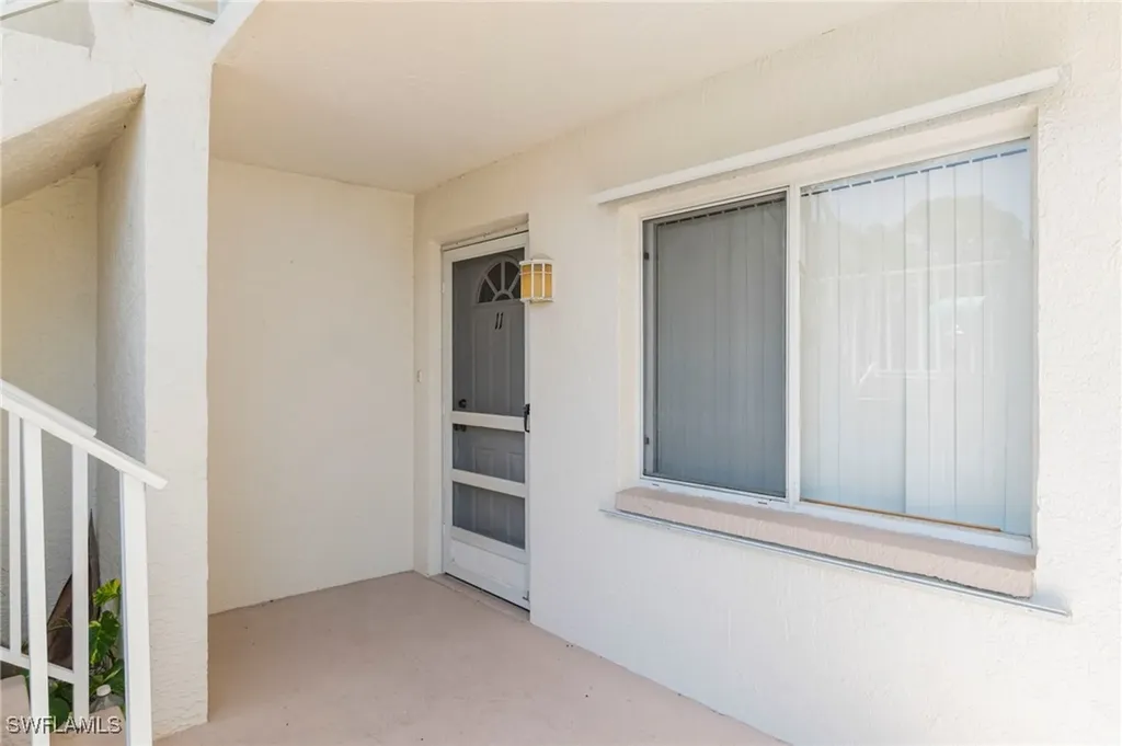 452 Belina Drive Naples FL 34104