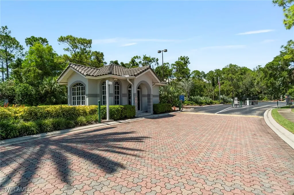 452 Belina Drive Naples FL 34104