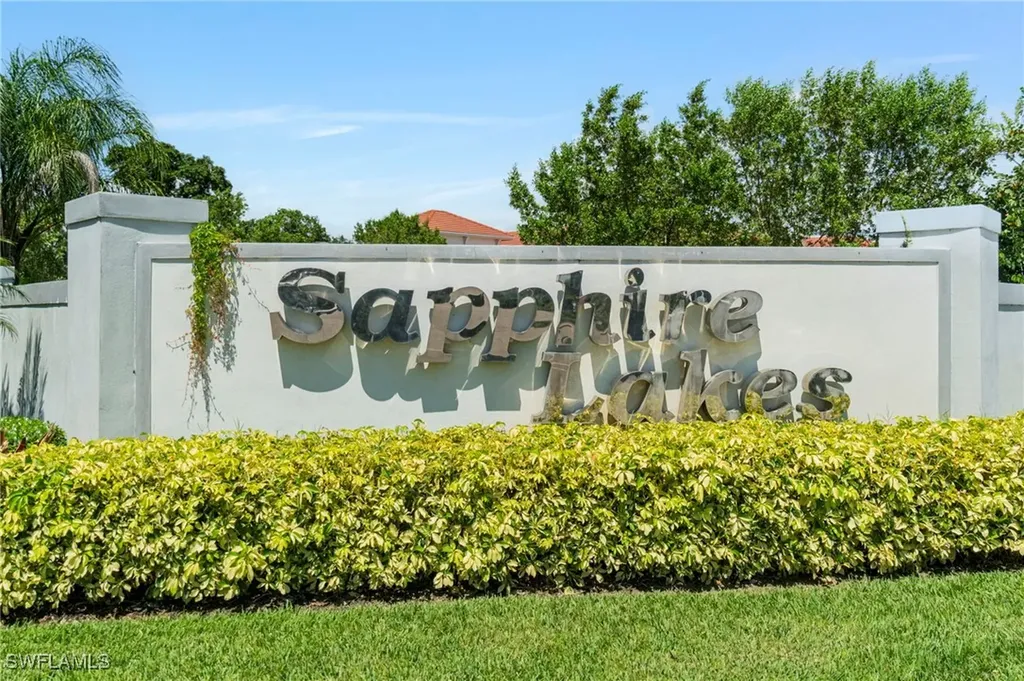 452 Belina Drive Naples FL 34104