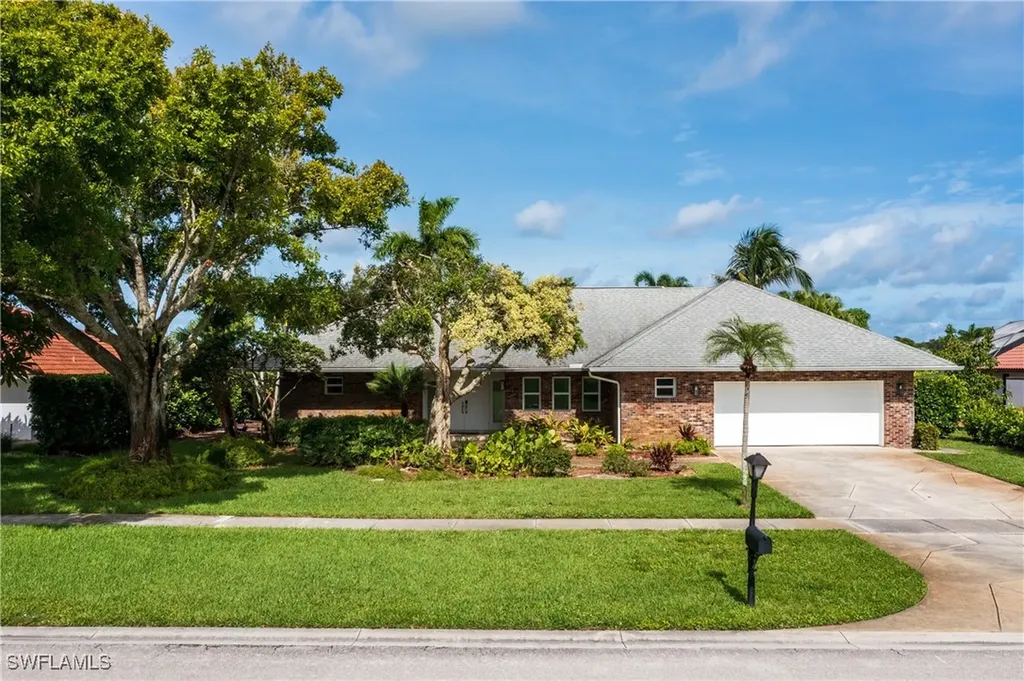 2500 Kings Lake Boulevard Naples FL 34112