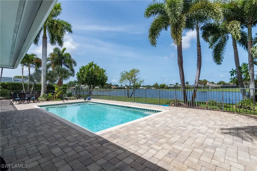 2500 Kings Lake Boulevard Naples FL 34112