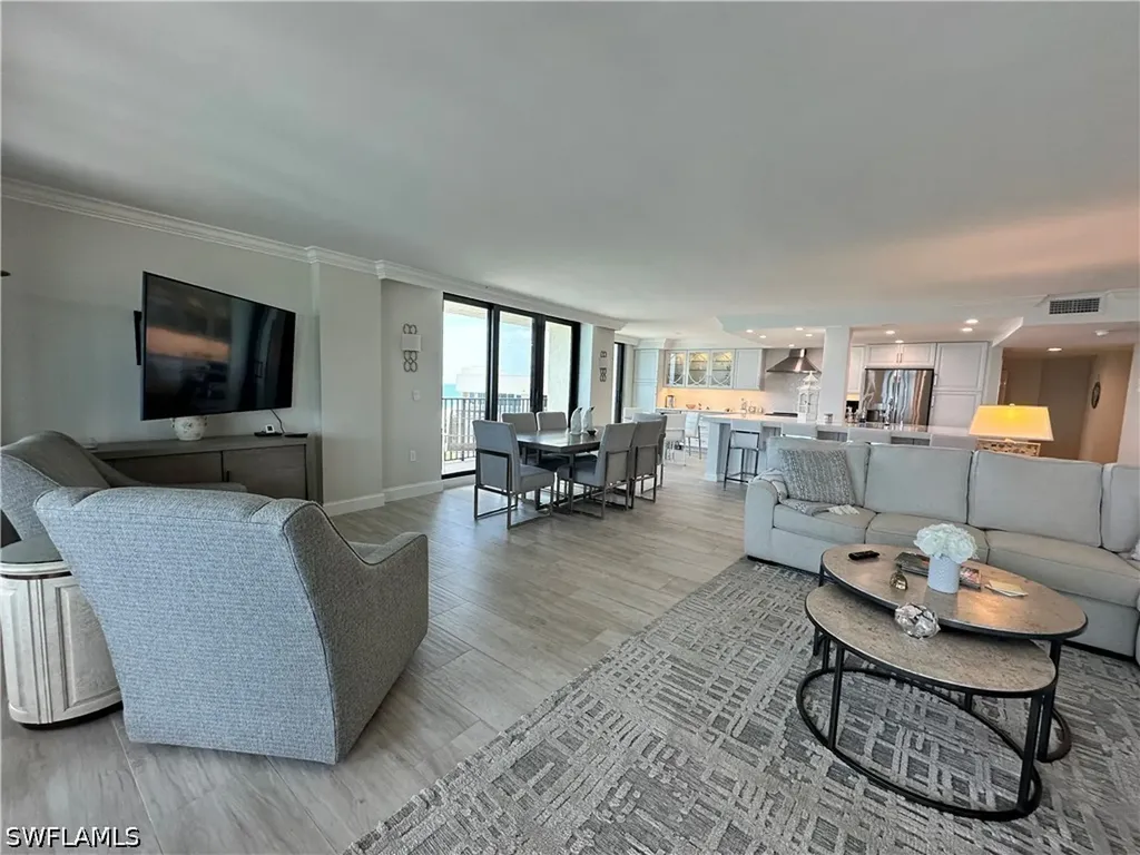 10951 Gulfshore Drive Naples FL 34108-1744