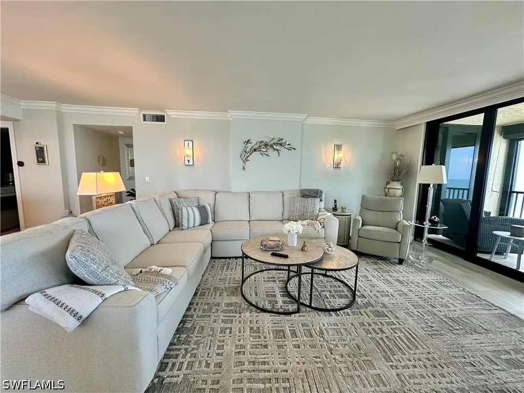 10951 Gulfshore Drive Naples FL 34108-1744