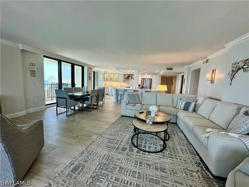 10951 Gulfshore Drive Naples FL 34108-1744