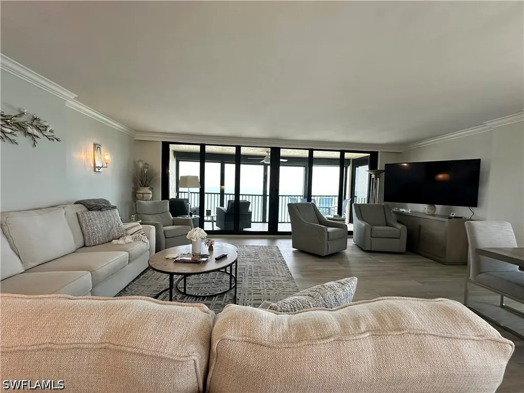 10951 Gulfshore Drive Naples FL 34108-1744