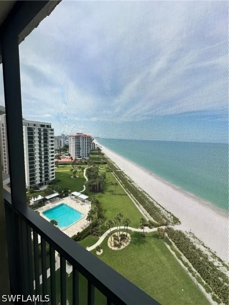 10951 Gulfshore Drive Naples FL 34108-1744