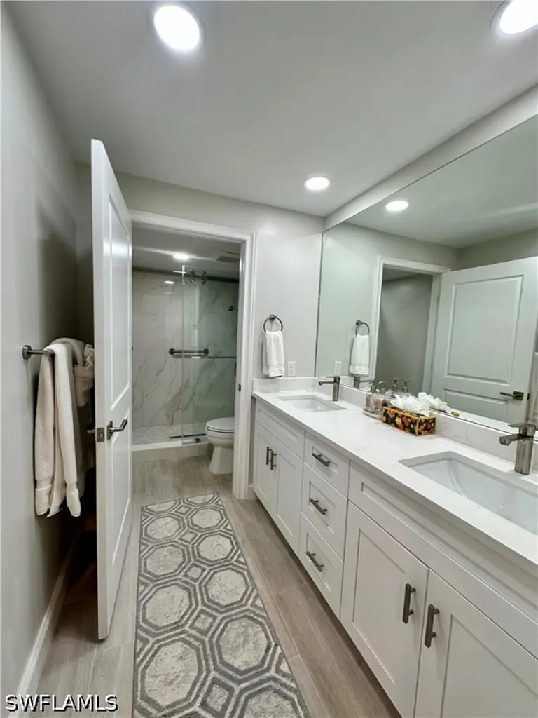 10951 Gulfshore Drive Naples FL 34108-1744