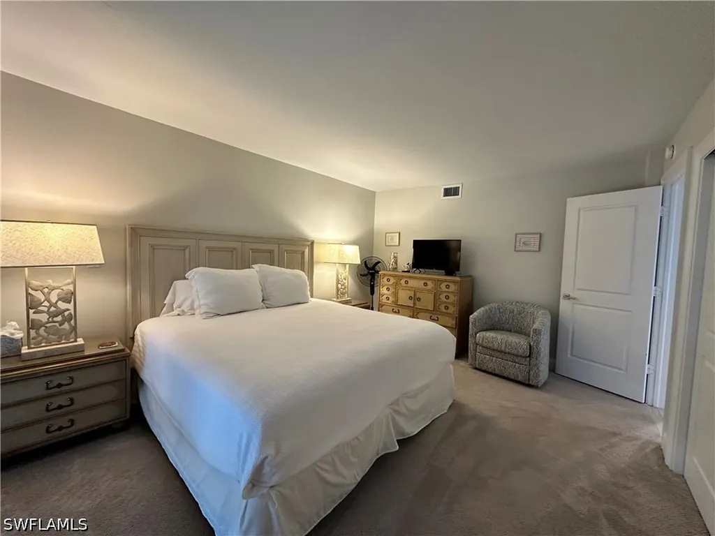 10951 Gulfshore Drive Naples FL 34108-1744