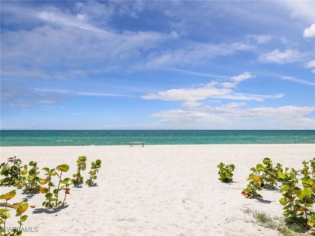 10951 Gulfshore Drive Naples FL 34108-1744