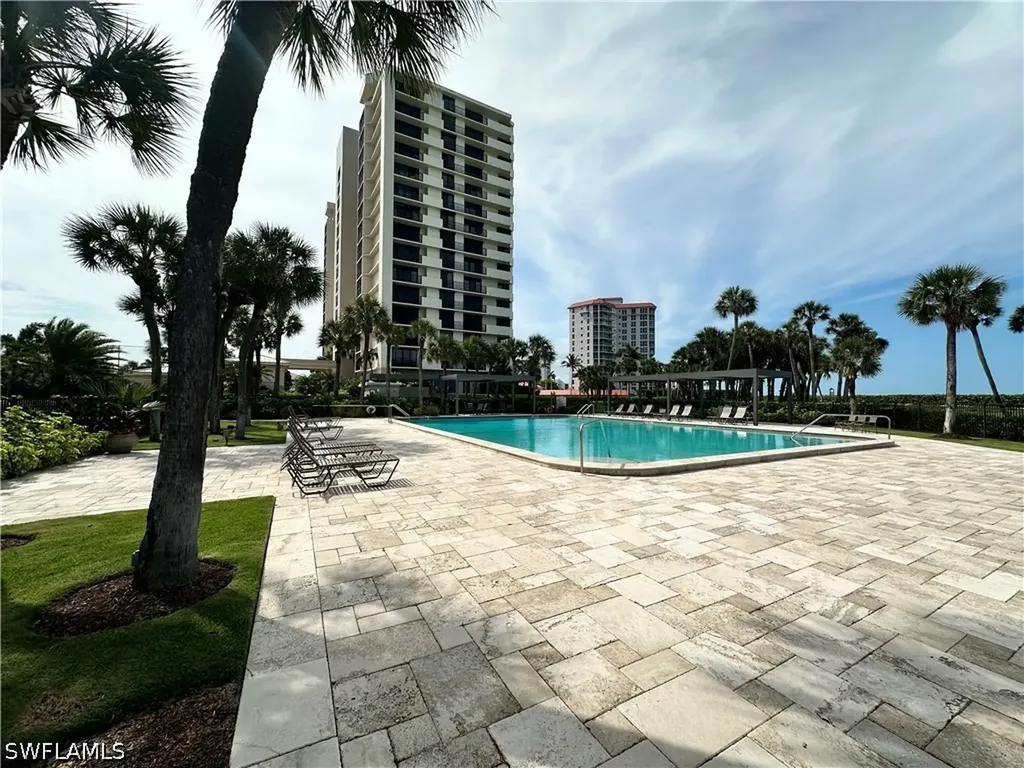 10951 Gulfshore Drive Naples FL 34108-1744