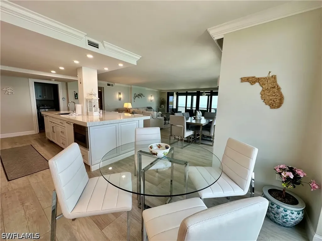 10951 Gulfshore Drive Naples FL 34108-1744