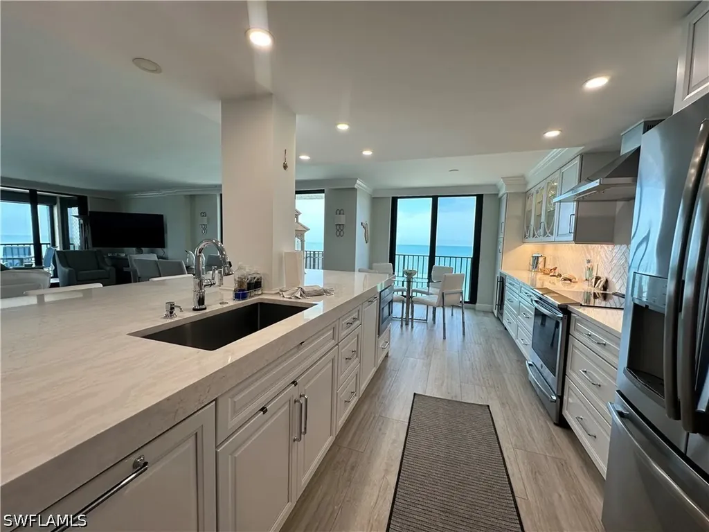 10951 Gulfshore Drive Naples FL 34108-1744