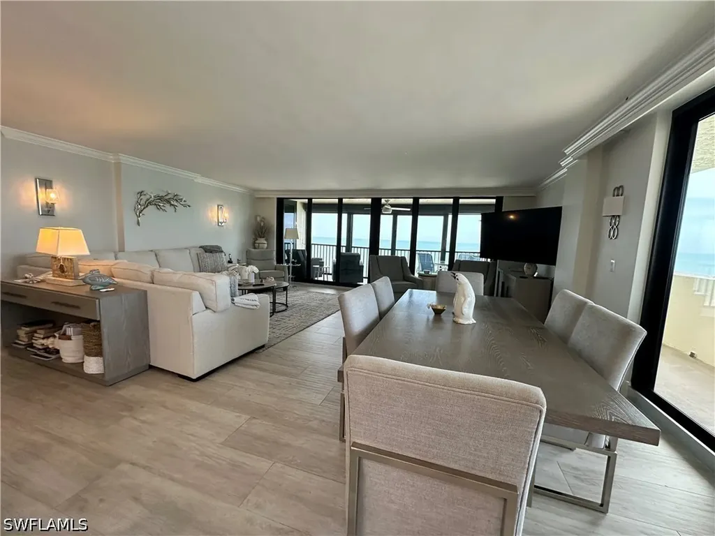 10951 Gulfshore Drive Naples FL 34108-1744