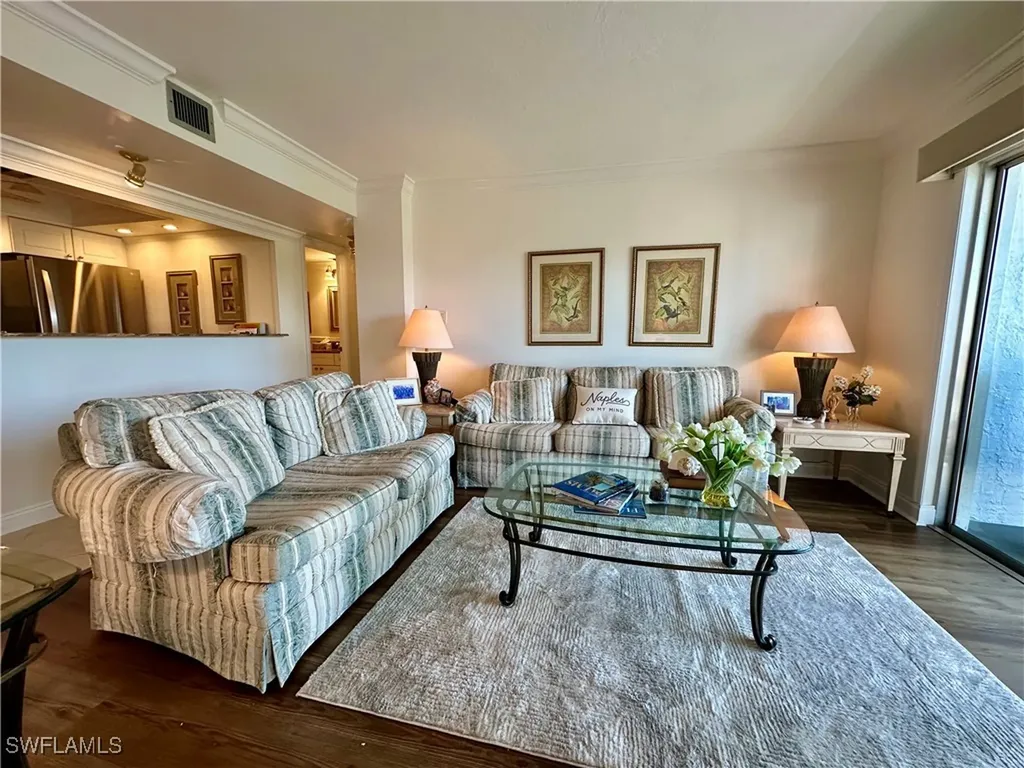 555 Park Shore Drive Naples FL 34103