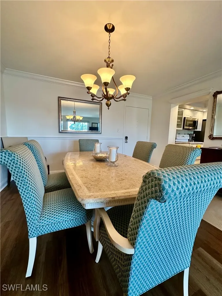 555 Park Shore Drive Naples FL 34103