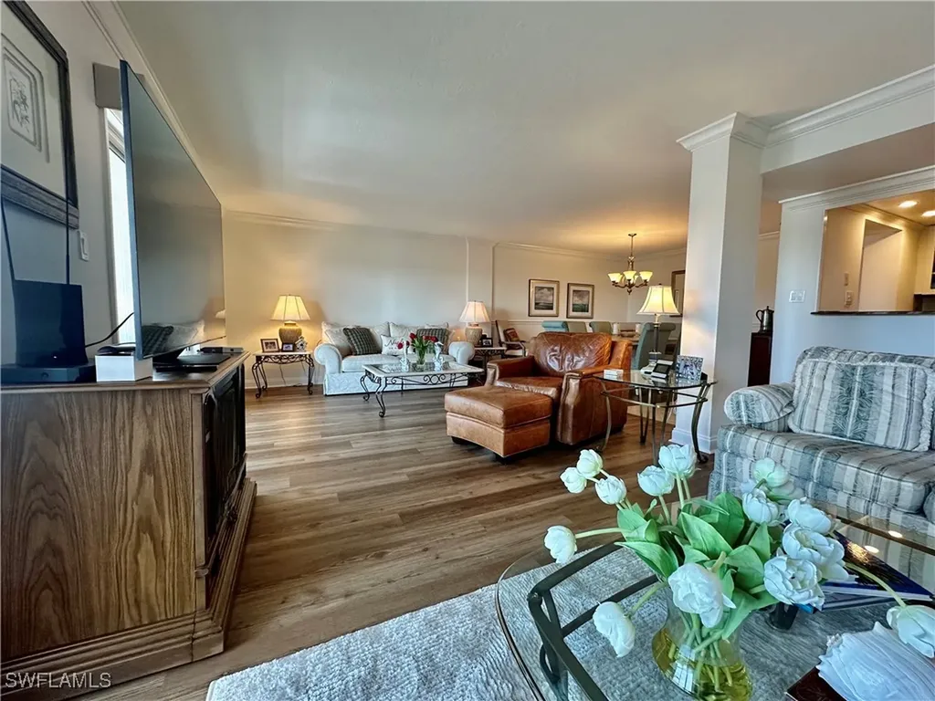 555 Park Shore Drive Naples FL 34103