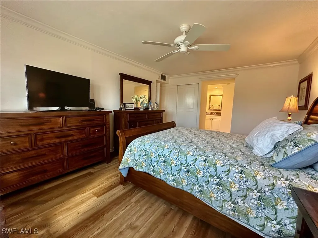 555 Park Shore Drive Naples FL 34103
