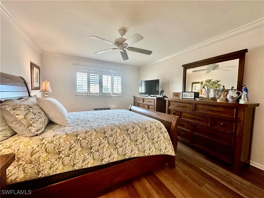 555 Park Shore Drive Naples FL 34103